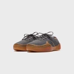Camino Low Skate Sneakers
