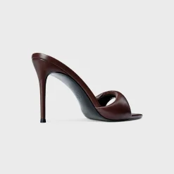 Saint Slipper