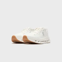 WMNS Cloudtilt