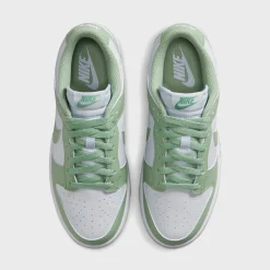 WMNS Dunk Low