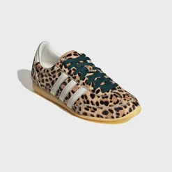 WMNS Japan