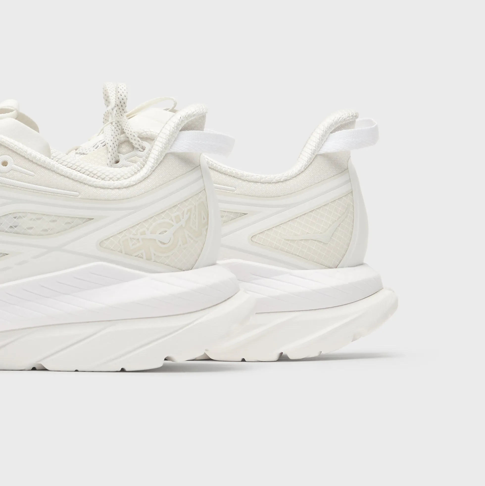 WMNS Mach Remastered