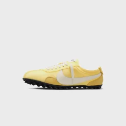 WMNS Moon Shoe OG