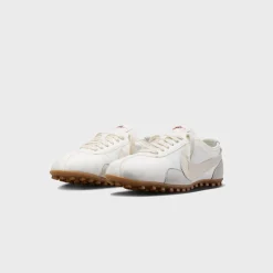 WMNS Moon Shoe OG