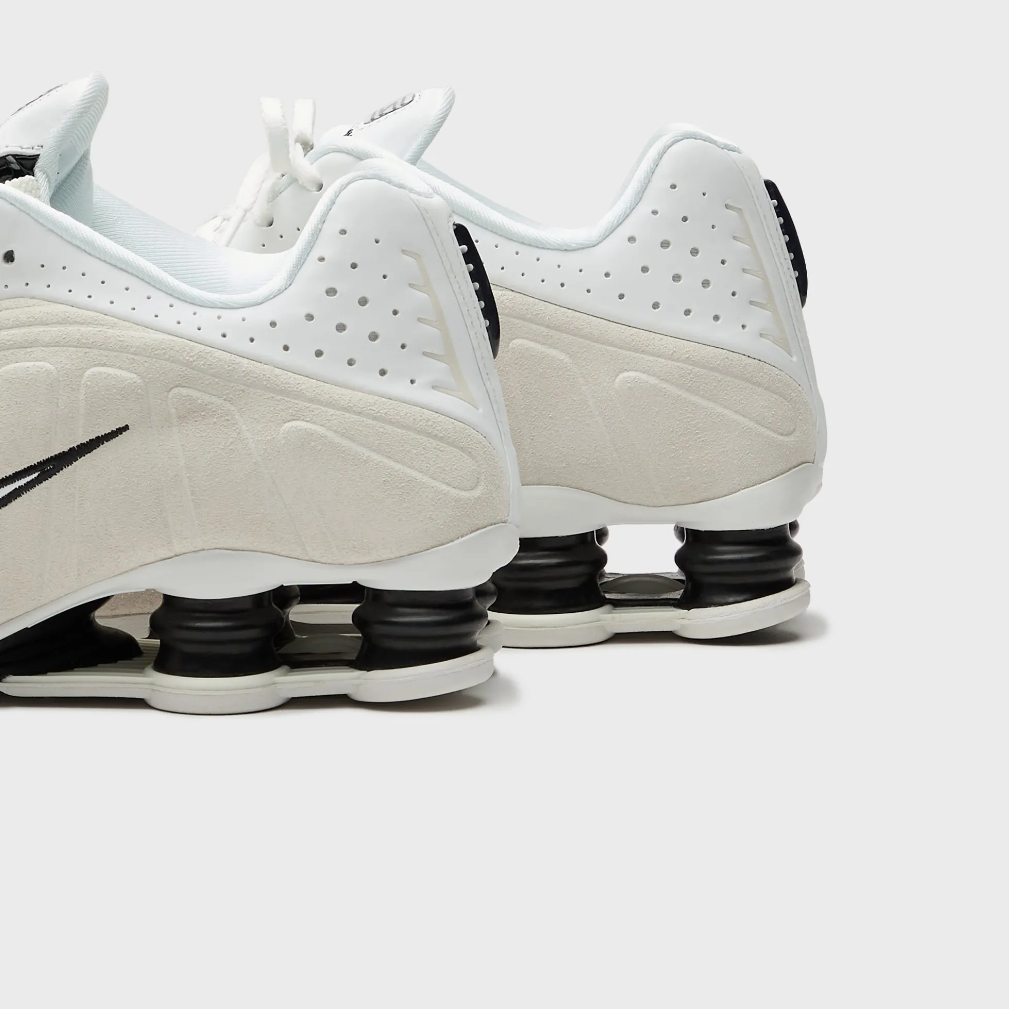 WMNS Shox R4