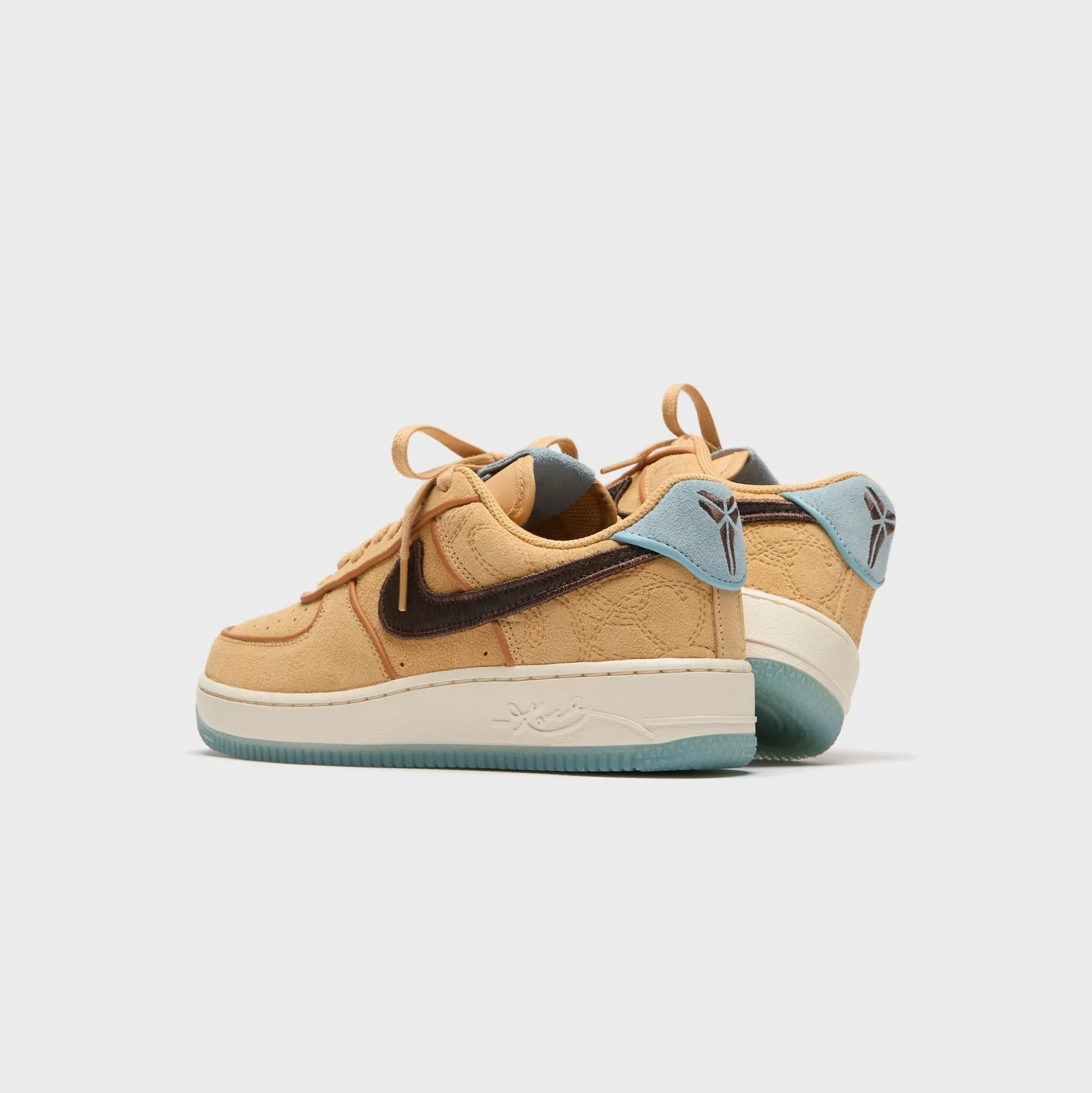 x Kobe Bryant Air Force 1 Low Protro