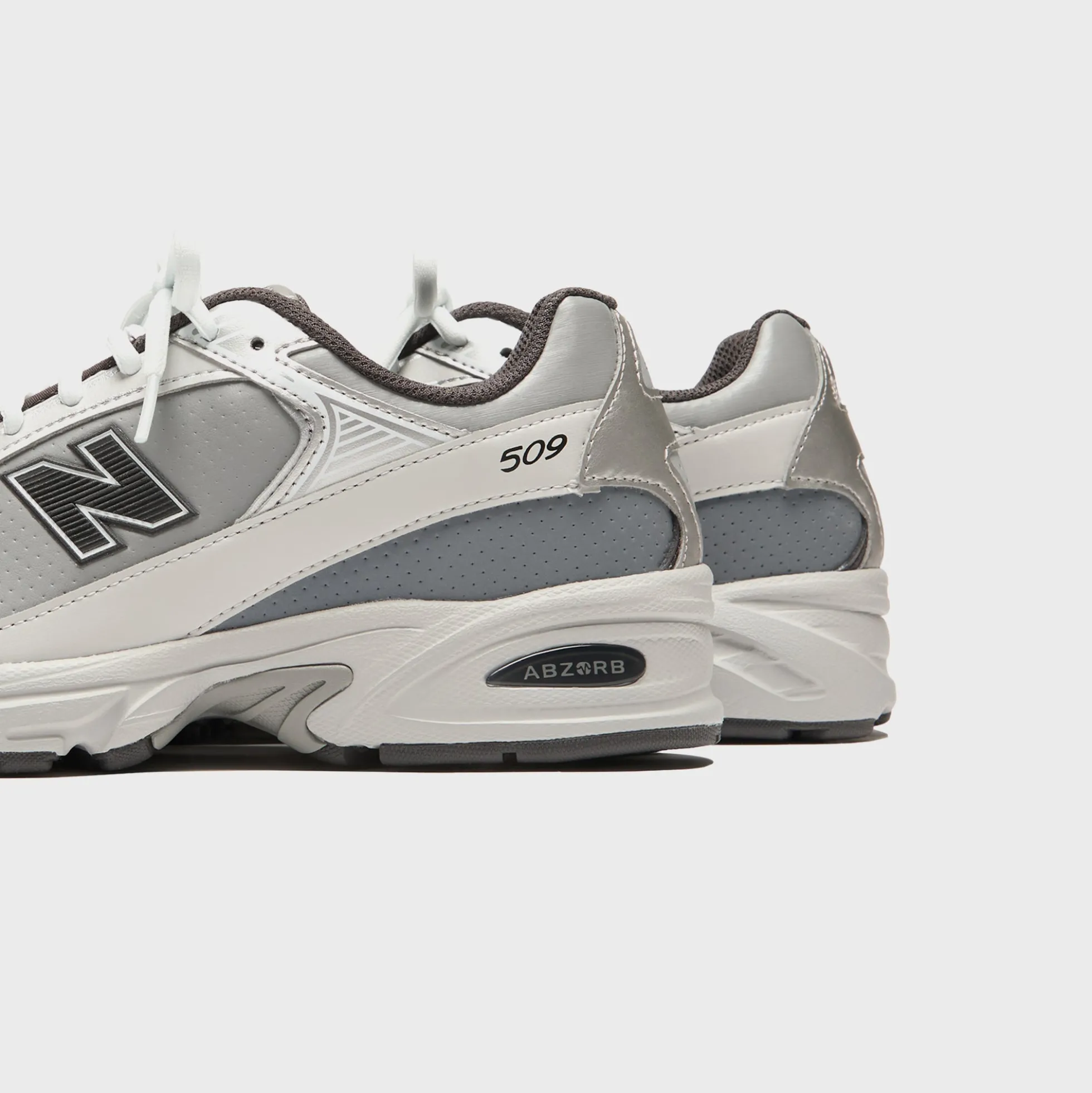 x New Balance U509